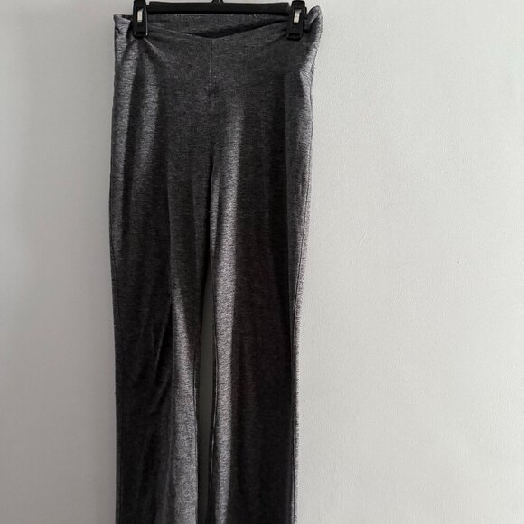 GapFit Brushed Jersey Grey V-rise Bootcut Pant Medium Tall - Picture 2 of 7